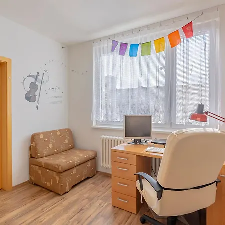 Pro Turisty I Office דירה אולומוץ